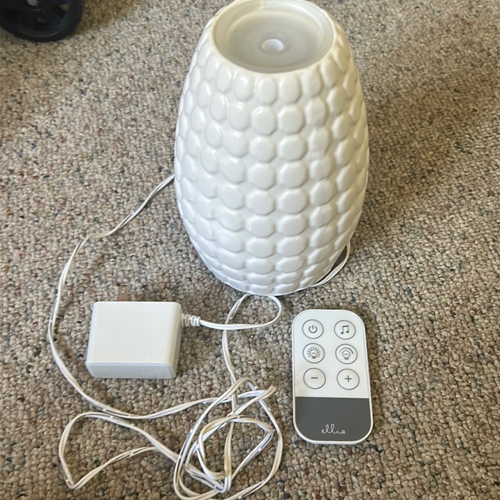 Ellia oil diffuser